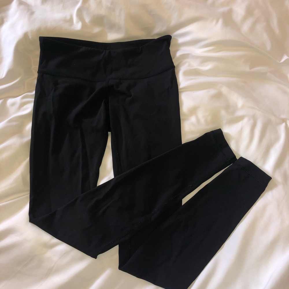 Black Lululemon Leggings - size 6